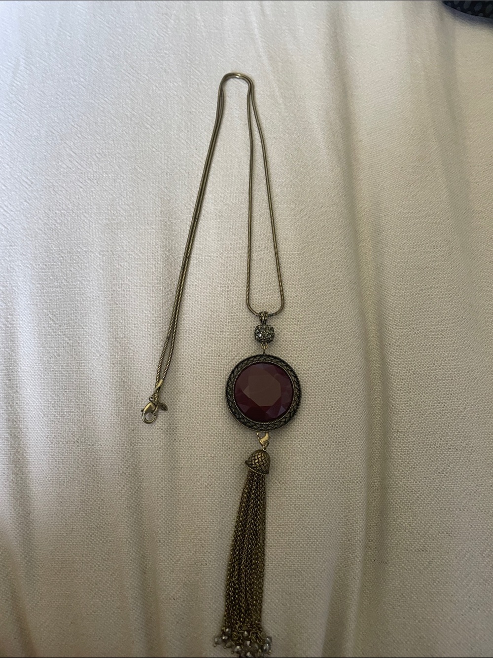 Long women’s necklace. Reversible.